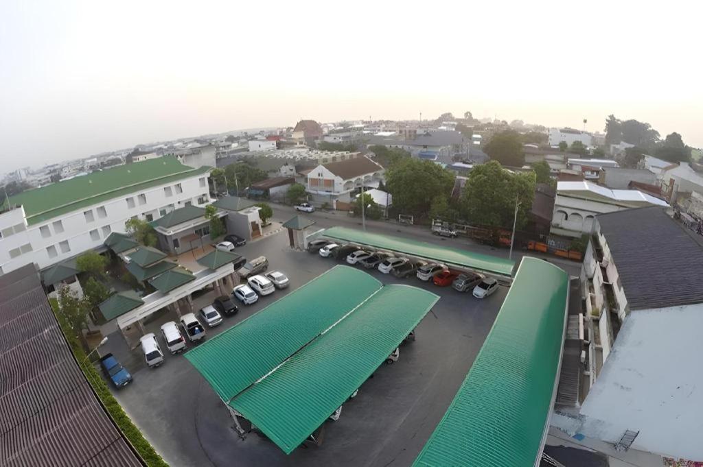 纳尔斯理住宅酒店 乌汶 外观 照片
